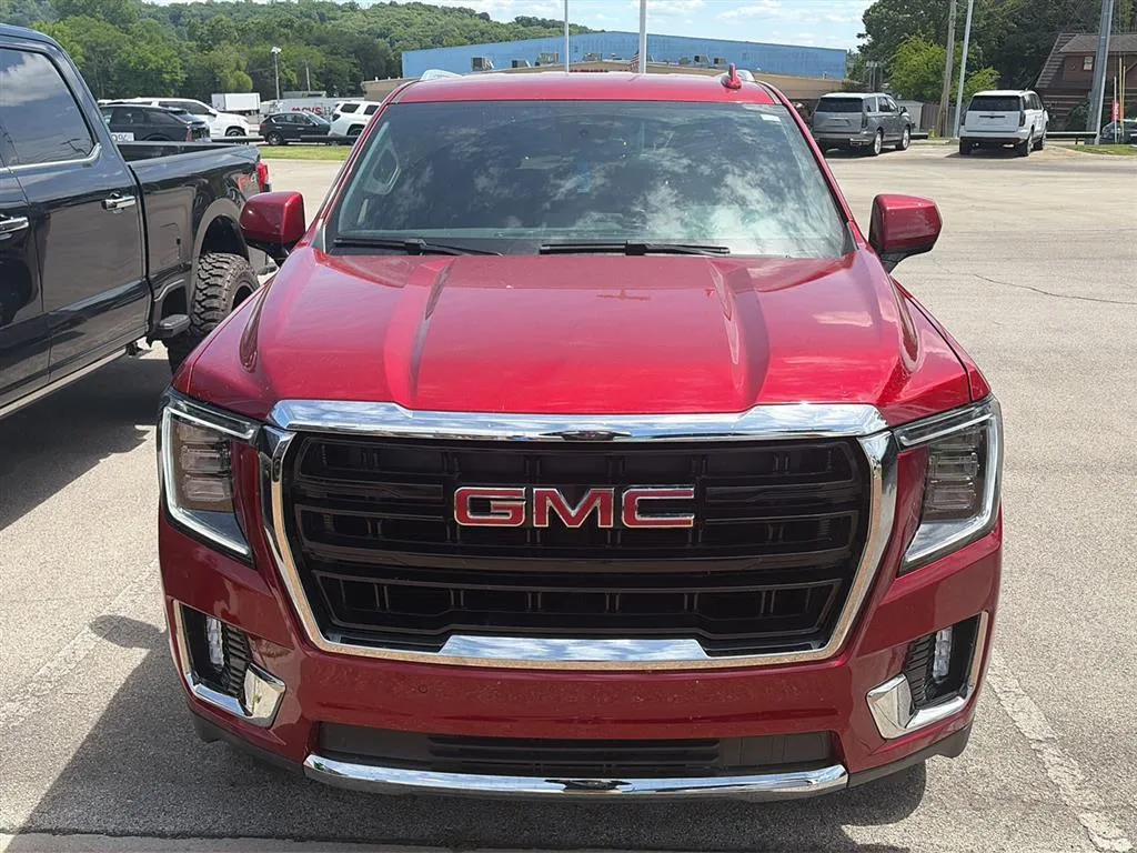 Red 2023 GMC Yukon SLE for sale in Knoxville, TN
