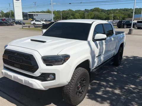 Photos of 2021 TOYOTA TACOMA for sale in Knoxville, TN at Cadillac of Knoxville