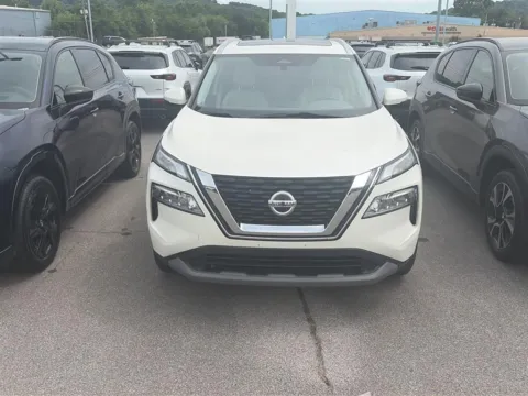 White 2021 Nissan Rogue SV for sale in Knoxville, TN