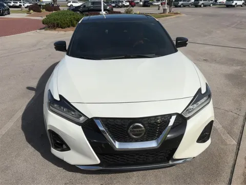 White 2020 Nissan Maxima Platinum for sale in Knoxville, TN