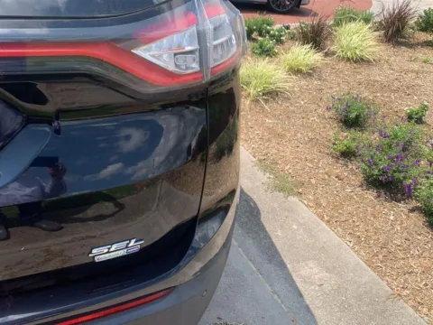More photos of 2018 Ford Edge SEL at Cadillac of Knoxville, TN