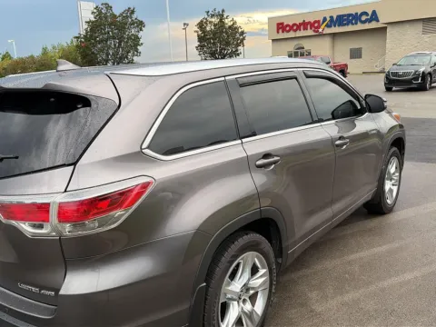 More photos of 2016 Toyota Highlander Limited at Cadillac of Knoxville, TN
