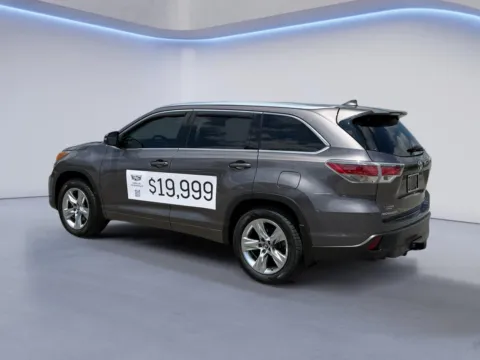 More photos of 2016 Toyota Highlander Limited at Cadillac of Knoxville, TN