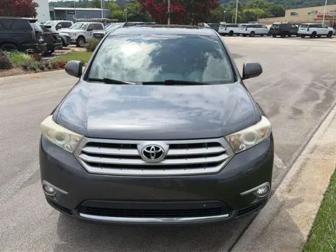Gray 2013 Toyota Highlander Limited for sale in Knoxville, TN