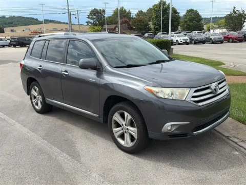 Photos of 2013 Toyota Highlander Limited for sale in Knoxville, TN at Cadillac of Knoxville