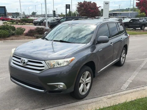 Another view of 2013 Toyota Highlander Limited for sale in Knoxville, TN at Cadillac of Knoxville