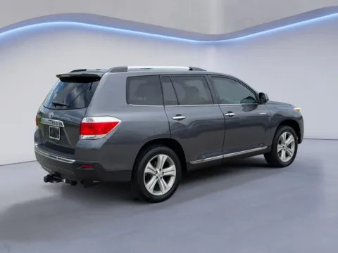 Another view of 2013 Toyota Highlander Limited for sale in Knoxville, TN at Cadillac of Knoxville