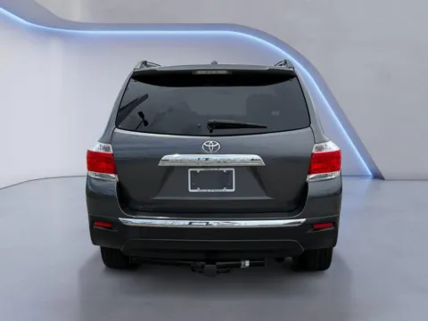 More photos of 2013 Toyota Highlander Limited at Cadillac of Knoxville, TN