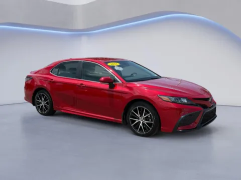 Red 2022 Toyota Camry SE for sale in Knoxville, TN
