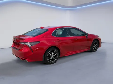 More photos of 2022 Toyota Camry SE at Cadillac of Knoxville, TN