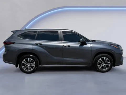 Photos of 2024 Toyota Highlander XLE for sale in Knoxville, TN at Cadillac of Knoxville