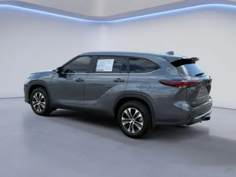 More photos of 2024 Toyota Highlander XLE at Cadillac of Knoxville, TN