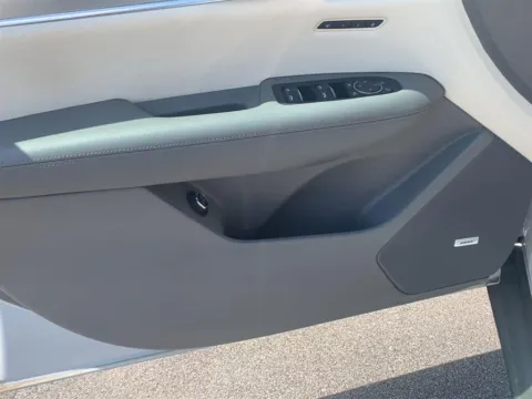 More photos of 2020 Cadillac XT5 Premium Luxury FWD at Cadillac of Knoxville, TN
