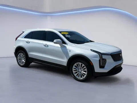 White 2024 Cadillac XT4 FWD Luxury for sale in Knoxville, TN