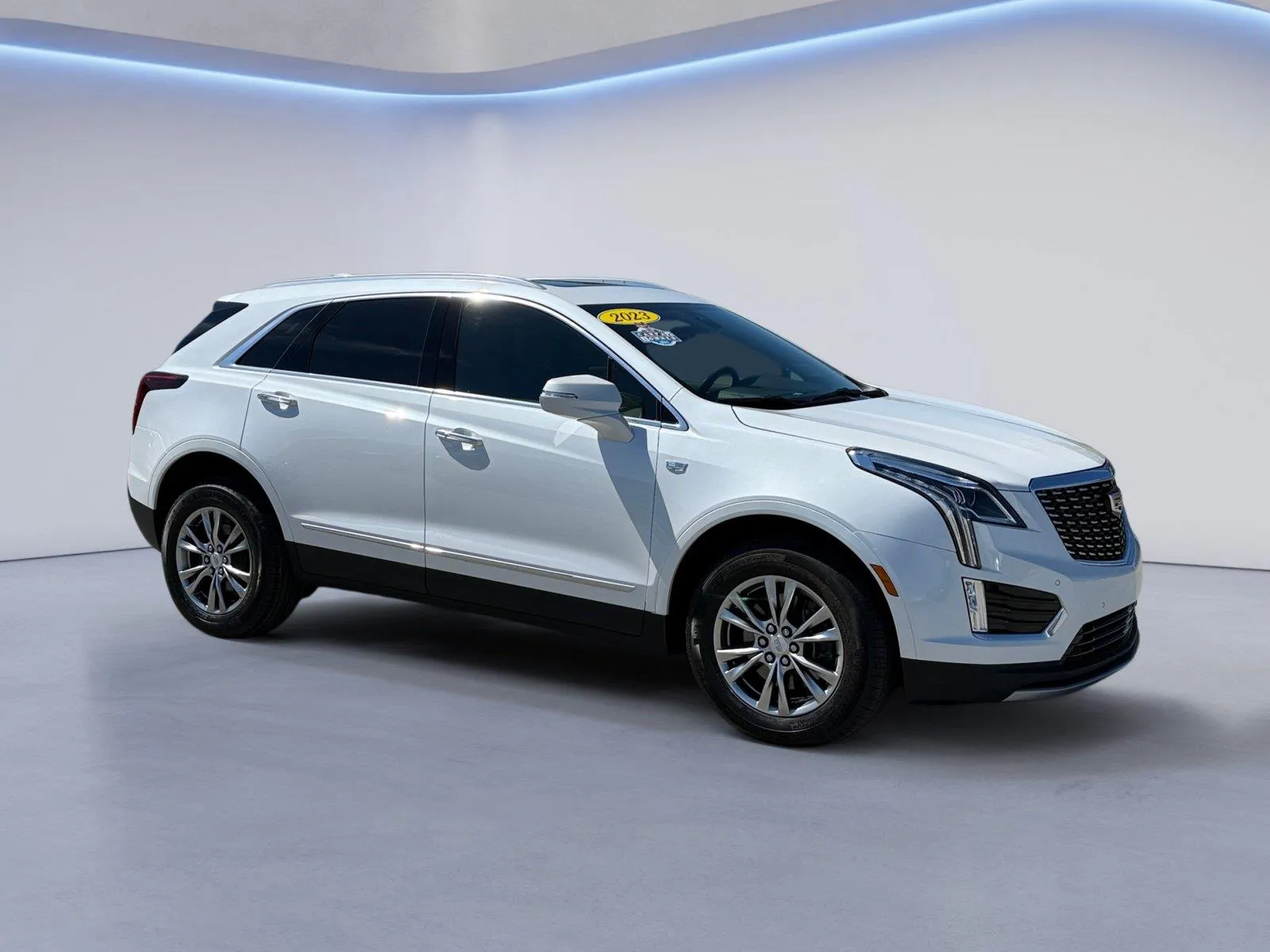 White 2023 Cadillac XT5 FWD Premium Luxury for sale in Knoxville, TN