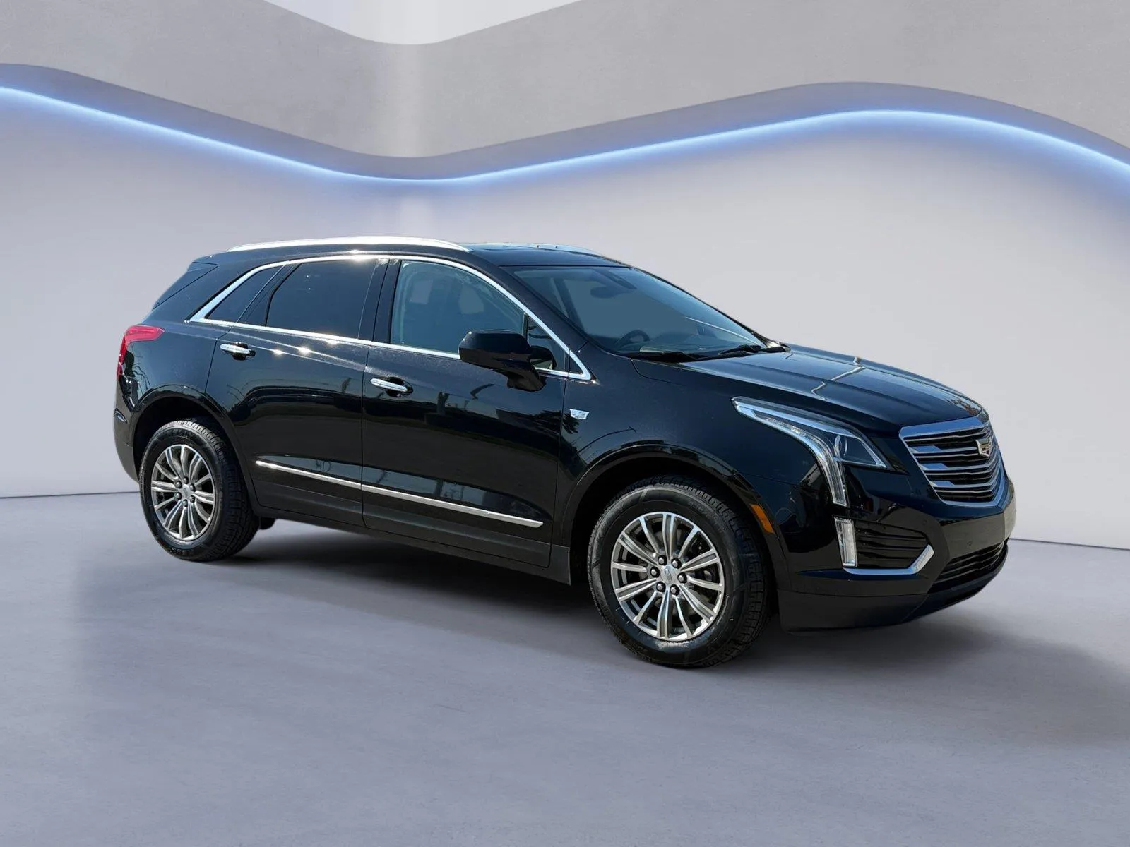 Black 2017 Cadillac XT5 Luxury FWD for sale in Knoxville, TN