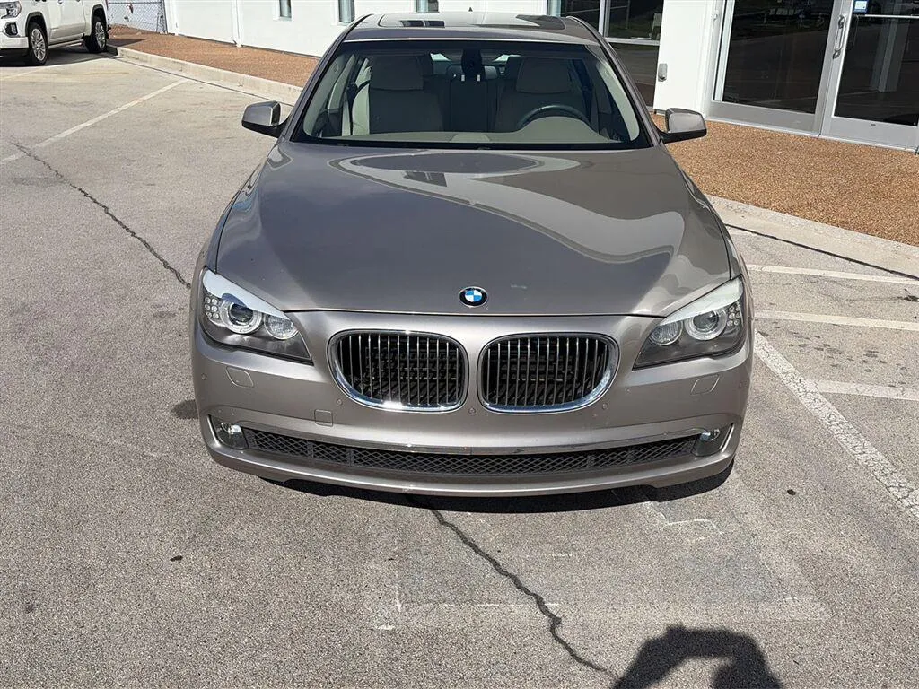 Silver 2009 BMW 7 Series 750i for sale in Knoxville, TN