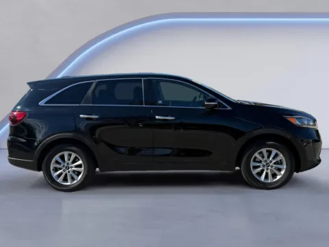 Photos of 2019 Kia Sorento L for sale in Knoxville, TN at Cadillac of Knoxville