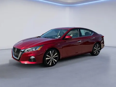 Red 2020 Nissan Altima 2.0 Platinum for sale in Knoxville, TN