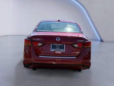 More photos of 2020 Nissan Altima 2.0 Platinum at Mazda of Knoxville, TN
