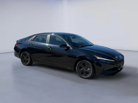Black 2021 Hyundai Elantra SEL for sale in Knoxville, TN