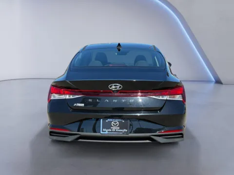 More photos of 2021 Hyundai Elantra SEL at Mazda of Knoxville, TN