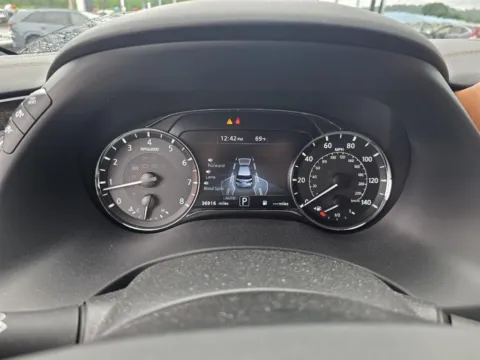 More photos of 2024 INFINITI QX80 SENSORY at Mazda of Knoxville, TN