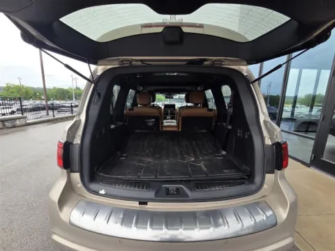 More photos of 2024 INFINITI QX80 SENSORY at Mazda of Knoxville, TN