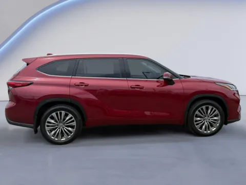 Photos of 2022 Toyota Highlander Platinum for sale in Knoxville, TN at Mazda of Knoxville