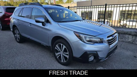 Silver 2018 Subaru Outback Limited for sale in Knoxville, TN