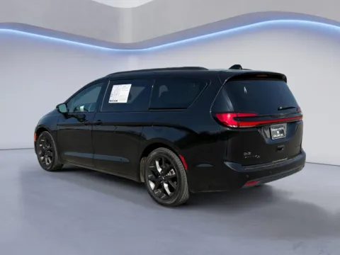 More photos of 2025 Chrysler Pacifica Limited at Twin City Buick GMC, TN