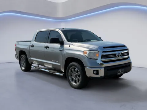 Silver 2016 Toyota Tundra Truck SR5 for sale in Alcoa, TN