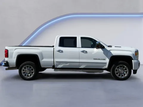 Photos of 2019 GMC Sierra 2500HD Denali for sale in Alcoa, TN at Twin City Buick GMC
