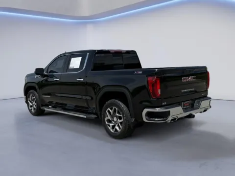 More photos of 2022 GMC Sierra 1500 SLT at Twin City Buick GMC, TN