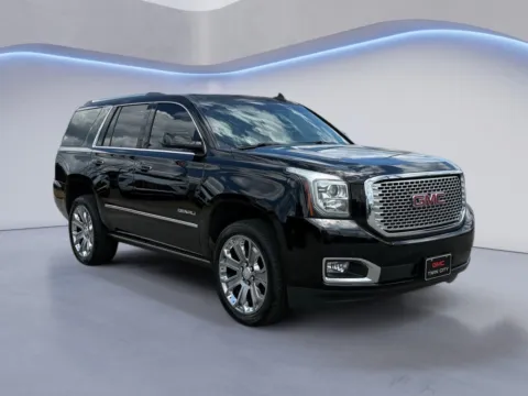 Black 2017 GMC Yukon Denali for sale in Alcoa, TN