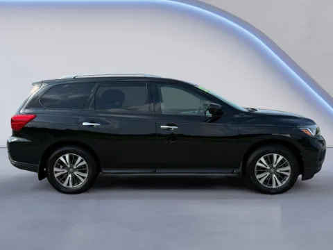 Photos of 2017 Nissan Pathfinder SL for sale in Alcoa, TN at Twin City Buick GMC
