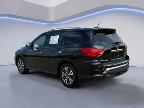 More photos of 2017 Nissan Pathfinder SL at Twin City Buick GMC, TN