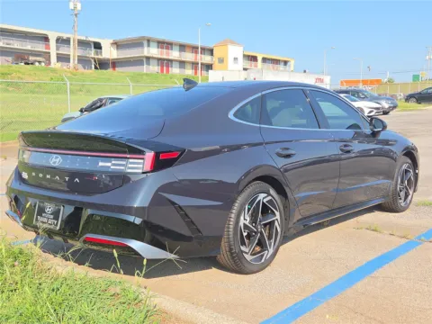 More photos of 2024 Hyundai Sonata SEL at Twin City Hyundai, TN