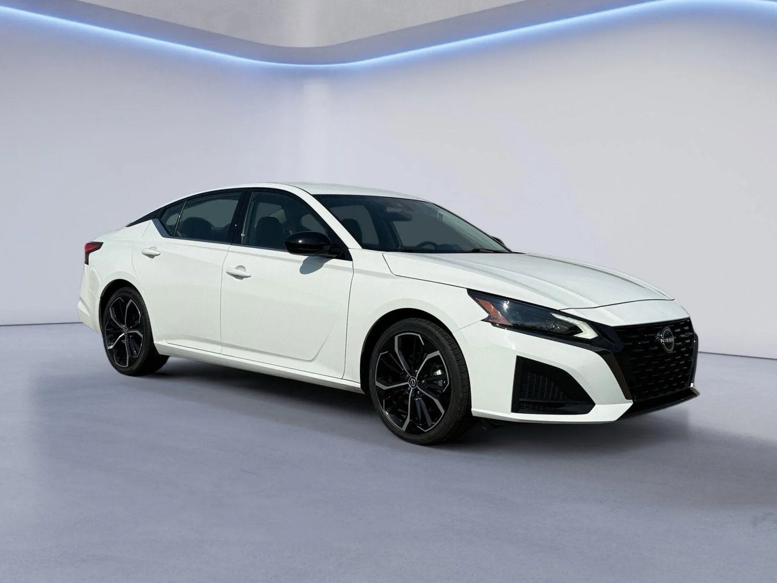 White 2023 Nissan Altima 2.5 SR for sale in Alcoa, TN