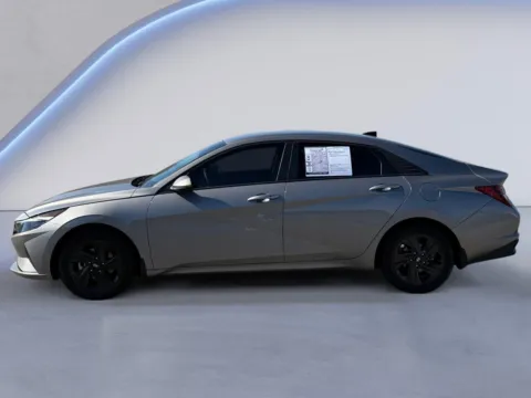 Photos of 2022 Hyundai Elantra SEL for sale in Alcoa, TN at Twin City Hyundai