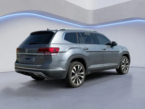More photos of 2020 Volkswagen Atlas 3.6L V6 SEL Premium at Twin City Hyundai, TN