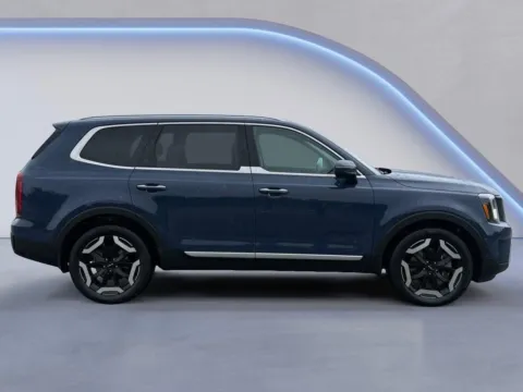 Photos of 2023 Kia Telluride S for sale in Alcoa, TN at Twin City Hyundai