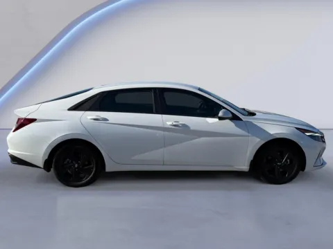 Photos of 2022 Hyundai Elantra SEL for sale in Alcoa, TN at Twin City Hyundai