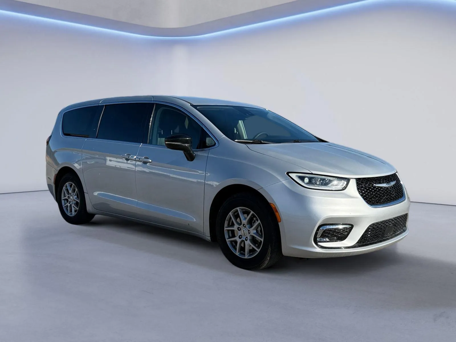 Silver 2024 Chrysler Pacifica Touring L for sale in Alcoa, TN