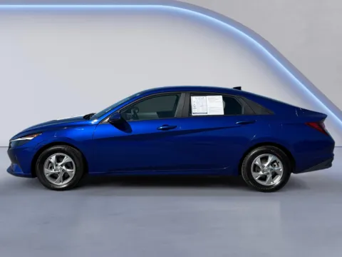 Photos of 2022 Hyundai Elantra SE for sale in Alcoa, TN at Twin City Hyundai