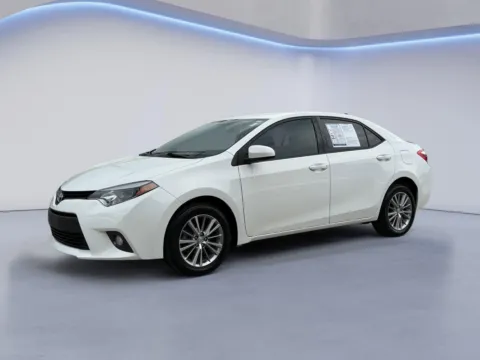 White 2015 Toyota Corolla LE Plus for sale in Alcoa, TN