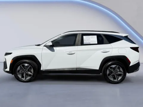 Photos of 2025 Hyundai Tucson SEL for sale in Alcoa, TN at Twin City Hyundai