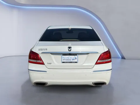 More photos of 2013 Hyundai Equus Ultimate at Twin City Hyundai, TN