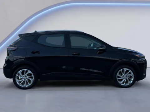 Photos of 2023 Chevrolet Bolt EUV LT for sale in Alcoa, TN at Twin City Hyundai