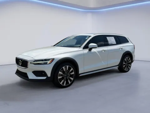 White 2024 Volvo V60 Cross Country Ultimate for sale in Alcoa, TN